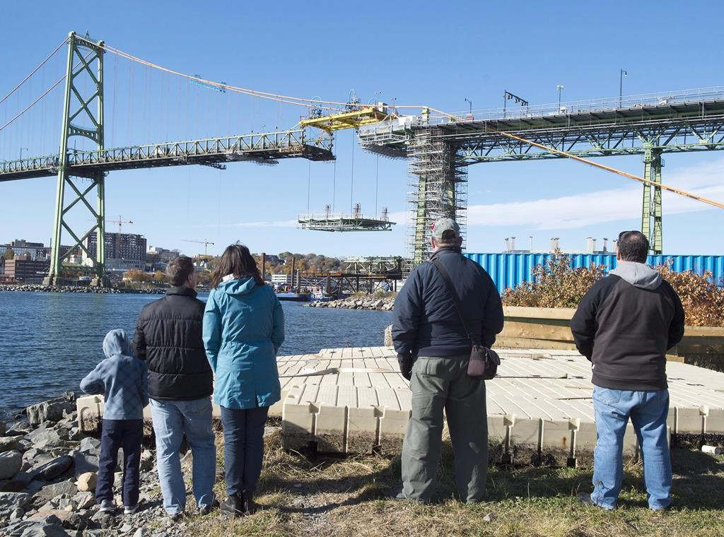 Les ponts canadiens sont sécuritaires, rassurent les autorités