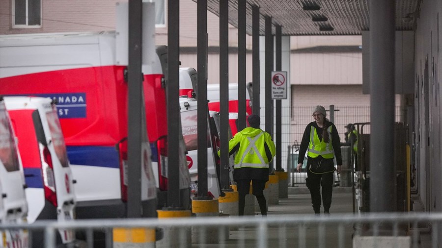 Délais à Postes Canada: Québec poursuit la distribution de chèques jusqu'au 3 janvier