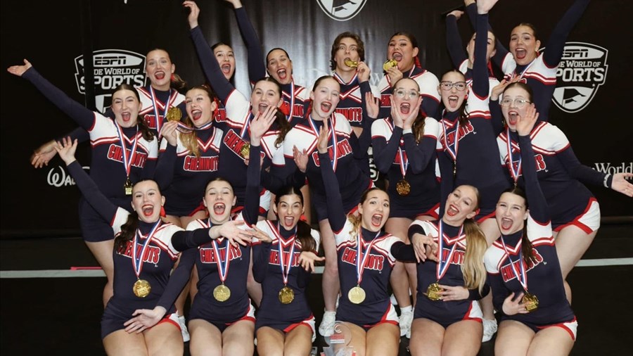 Cégep St-Jérôme : l'équipe de cheerleading sacrée championne du monde